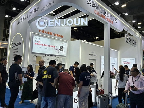 <b>英嘉尼客廳影K新品閃耀廣州光亞展首日：影音革新力作引爆專(zhuān)業(yè)觀眾熱潮！</b>