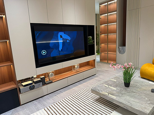 客廳娛樂新潮流：在家解鎖影院級影音盛宴！